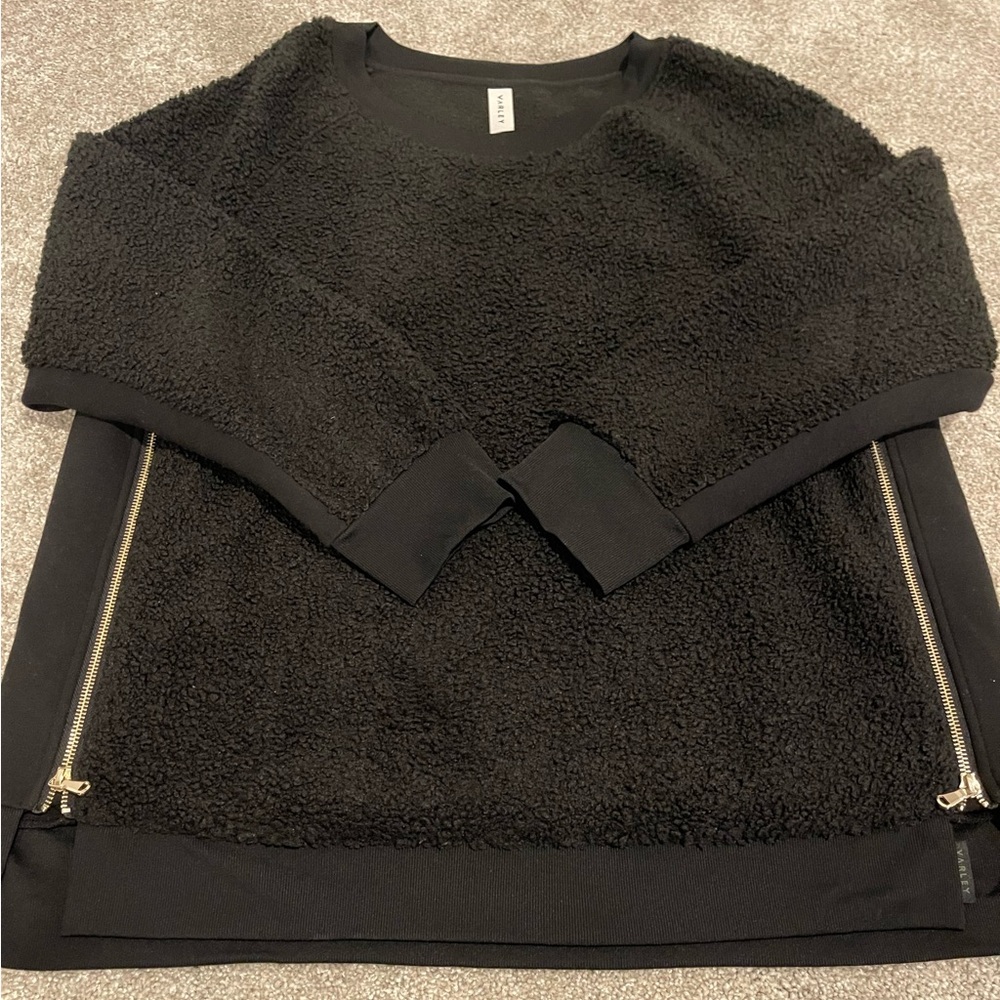 Varley Sherpa tunic with gold side zippers size XL